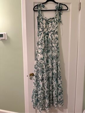 Francesca's Collections White Maxi Dress with Green Leaf Print